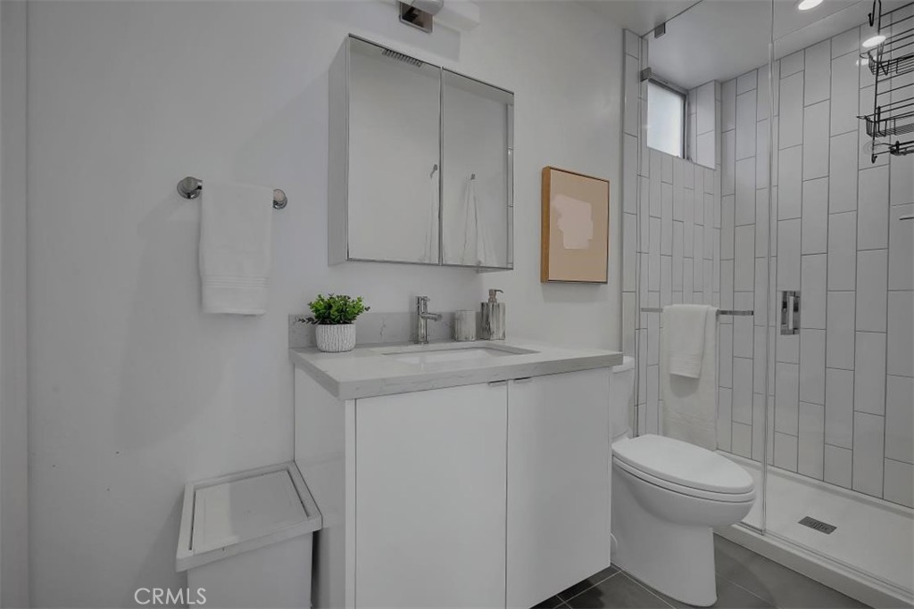 https://media.crmls.org/medias/579afc94-c3ab-4cdb-b258-73ad13a4c4e9.jpg?preset=X-Large