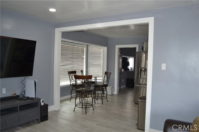11068 Penrose, Sun Valley CA: https://media.crmls.org/medias/579bf620-7d99-4680-a2e6-62dfc27002e4.jpg