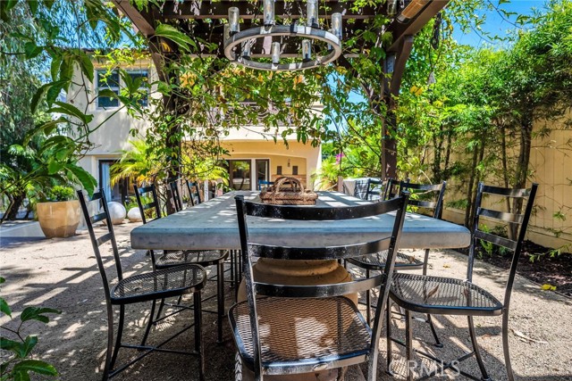 1036 Avenue C, Redondo Beach, California 90277, 5 Bedrooms Bedrooms, ,4 BathroomsBathrooms,Residential,For Sale,Avenue C,SB26075417