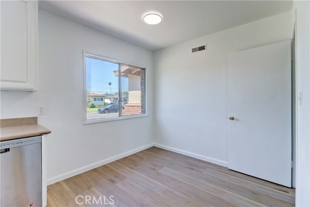 Detail Gallery Image 22 of 63 For 7515 Glencliff Dr, Downey,  CA 90240 - 4 Beds | 2/1 Baths