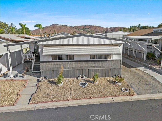 4000 Pierce Street, Riverside CA: https://media.crmls.org/medias/579cde42-6fbb-4a2c-bf05-172a25515977.jpg