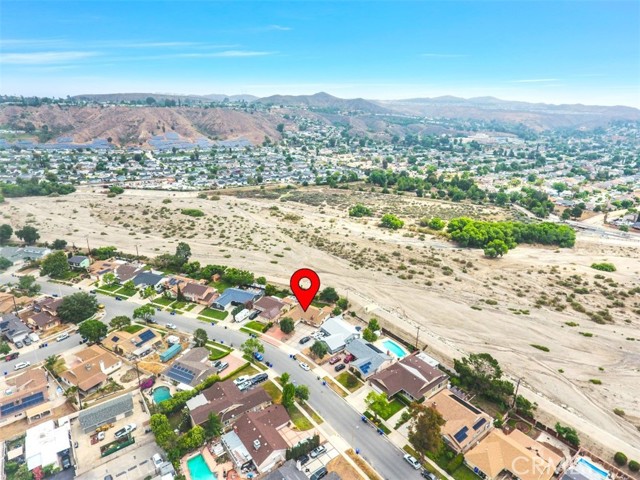 27142 Langside Avenue, Canyon Country CA: https://media.crmls.org/medias/579d0cbc-2353-4522-8b95-8671859a8f07.jpg