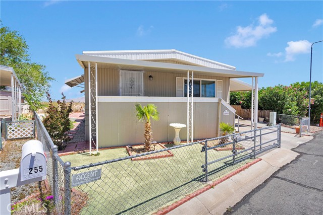 Detail Gallery Image 3 of 33 For 13393 Mariposa Rd #255,  Victorville,  CA 92395 - 2 Beds | 2 Baths