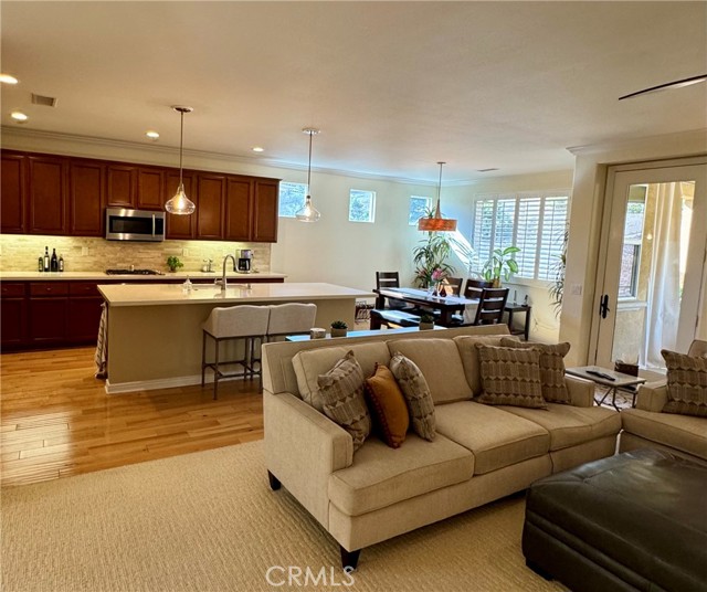 Detail Gallery Image 12 of 57 For 23801 Los Pinos Ct, Corona,  CA 92883 - 2 Beds | 2 Baths