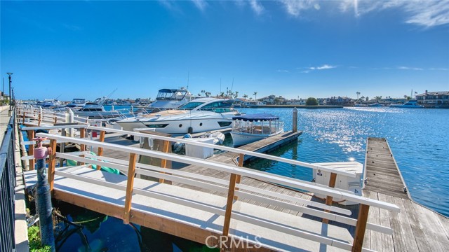 Detail Gallery Image 3 of 30 For 3372 Venture Dr, Huntington Beach,  CA 92649 - 4 Beds | 3/1 Baths