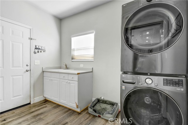 Detail Gallery Image 11 of 20 For 3624 Brockton Ave, Riverside,  CA 92501 - 3 Beds | 2/1 Baths