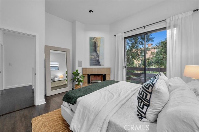 1814 Thayer Avenue, Los Angeles CA: https://media.crmls.org/medias/579f8709-648f-44ff-bb6a-add6be9d3c12.jpg