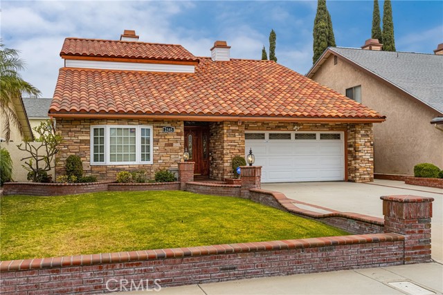 2545 E Lark Ellen Lane, Anaheim CA: https://media.crmls.org/medias/579fc8ea-0054-49f2-8ebd-b3dab56204de.jpg