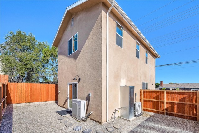 Detail Gallery Image 26 of 29 For 10663 Encino, Granada Hills,  CA 91344 - 2 Beds | 2 Baths