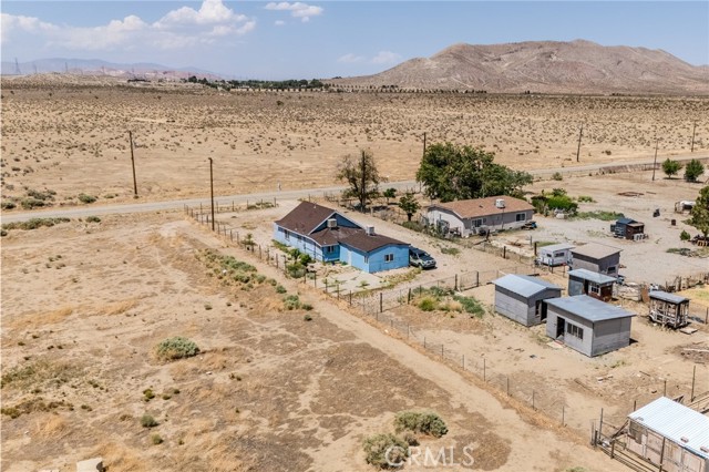 9668 W Rosamond Boulevard, Rosamond CA: https://media.crmls.org/medias/57a0a1ea-40f5-44a7-8cd6-f884298cd6d3.jpg