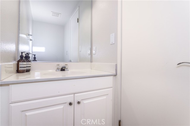 Detail Gallery Image 12 of 31 For 15786 Midwood, Granada Hills,  CA 91344 - 3 Beds | 3 Baths