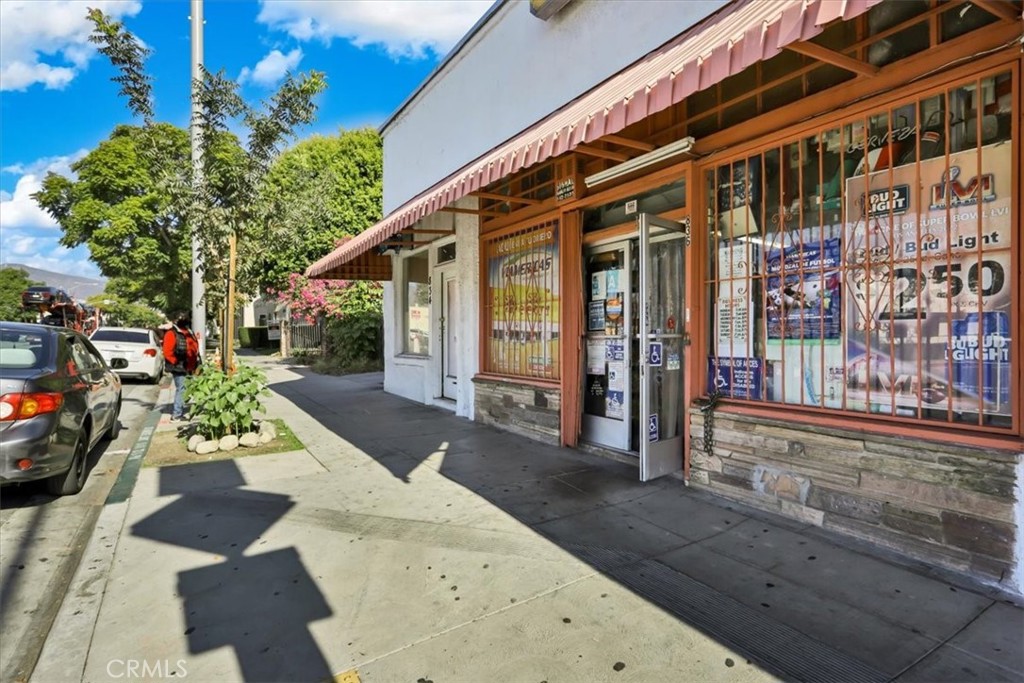 836 S Glendale Avenue, Glendale, CA 91205