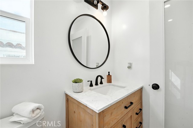 Detail Gallery Image 25 of 69 For 3031 Vineyard Ave, Los Angeles,  CA 90016 - – Beds | – Baths