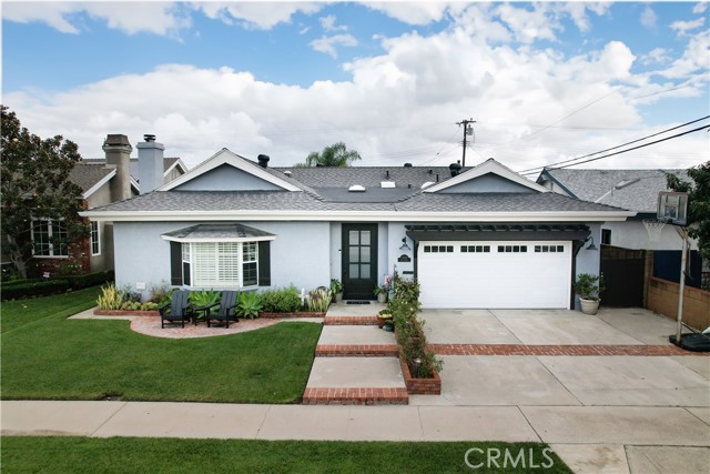 Detail Gallery Image 1 of 1 For 11832 Pine St, Los Alamitos,  CA 90720 - 3 Beds | 2 Baths