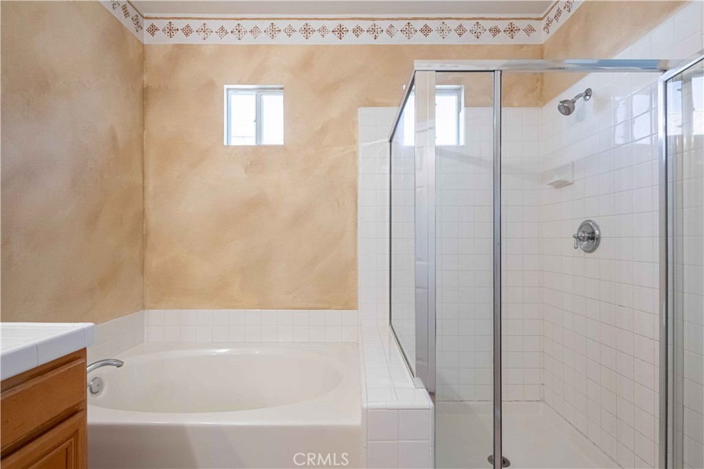 https://media.crmls.org/medias/57a57483-d42a-4337-ab7d-d7847804cd9d.jpg?preset=X-Large