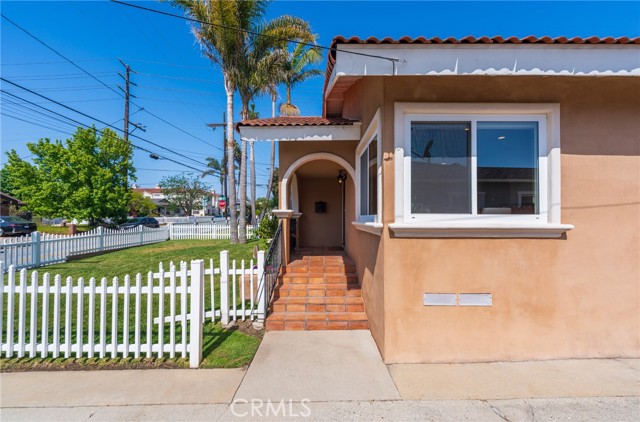 2103 Belmont Lane, Redondo Beach CA: https://media.crmls.org/medias/57a63e82-de42-4955-9be6-5f1330afef2a.jpg