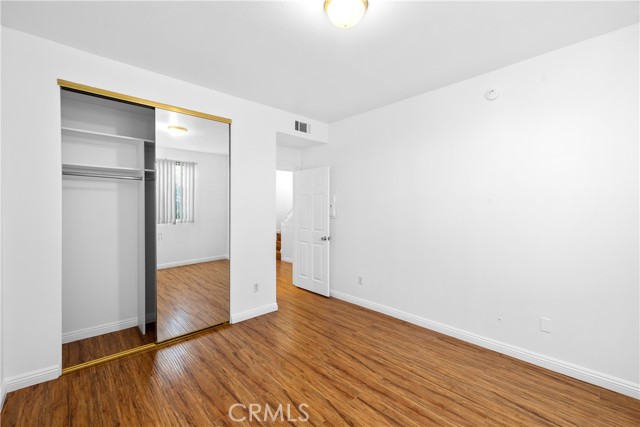 Detail Gallery Image 14 of 39 For 4845 Elmwood #C,  Los Angeles,  CA 90004 - 3 Beds | 3 Baths