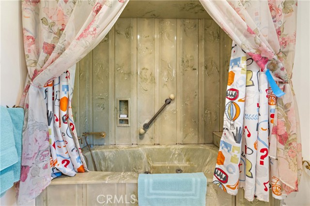 Detail Gallery Image 20 of 42 For 11944 Briarvale, Studio City,  CA 91604 - 5 Beds | 4 Baths