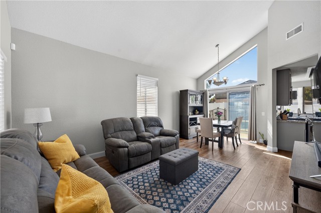 Detail Gallery Image 2 of 23 For 28091 Stillwater Dr, Menifee,  CA 92584 - 4 Beds | 3 Baths