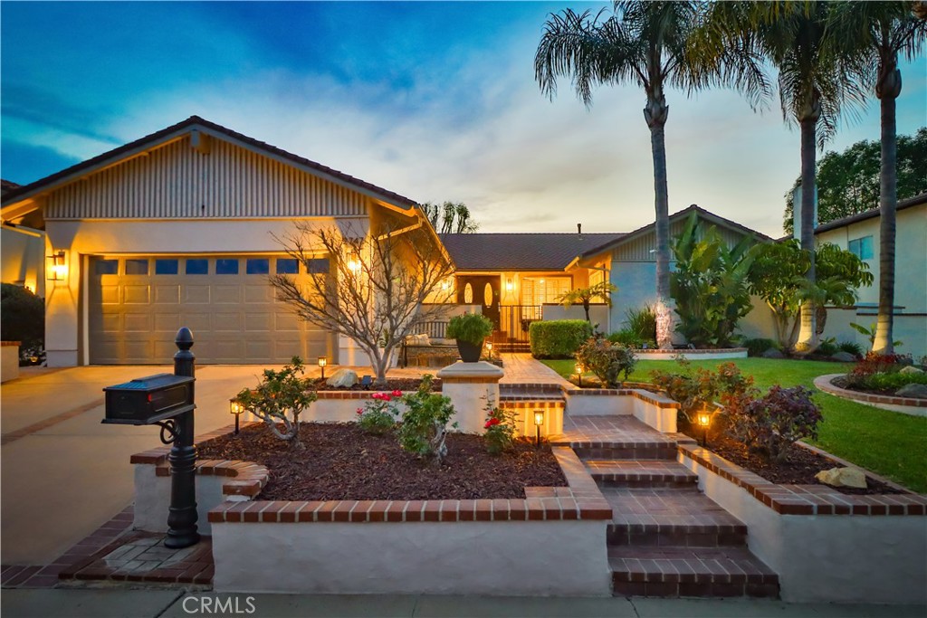 2747 Granvia Place