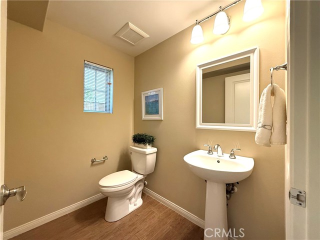 Detail Gallery Image 8 of 50 For 22 Oakfield, Irvine,  CA 92620 - 3 Beds | 2/1 Baths