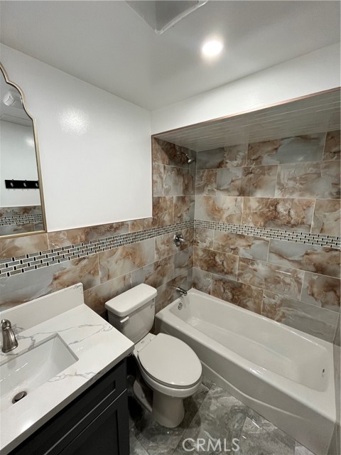 Detail Gallery Image 11 of 20 For 1073 1/2 W 112th St #1073 1/2,  Los Angeles,  CA 90044 - 2 Beds | 1 Baths