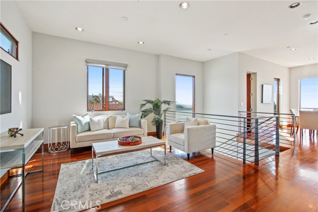 3212 Alma Avenue, Manhattan Beach, California 90266, 3 Bedrooms Bedrooms, ,3 BathroomsBathrooms,Residential,Sold,Alma,SB21214161