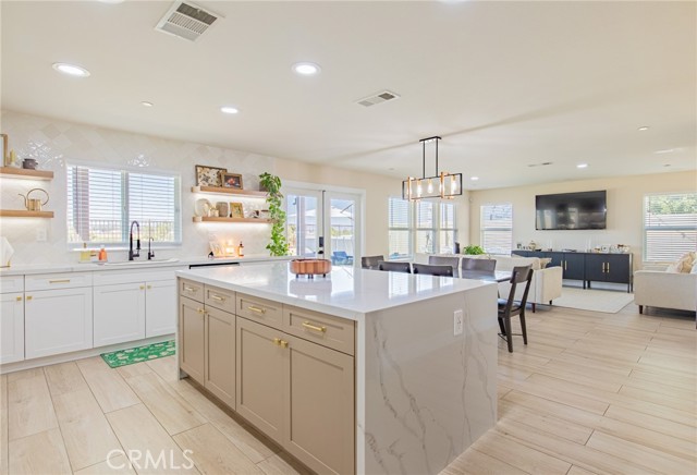 Detail Gallery Image 13 of 30 For 116 Yosemite, Perris,  CA 92570 - 3 Beds | 2/1 Baths