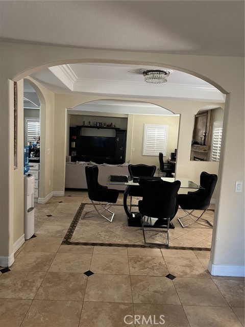 Detail Gallery Image 3 of 10 For 9326 Bunny Ln, Fontana,  CA 92335 - 4 Beds | 3 Baths