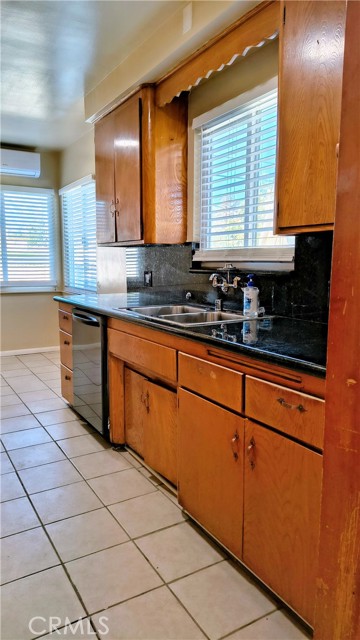 Detail Gallery Image 16 of 32 For 633 Maple Way, Upland,  CA 91786 - 3 Beds | 2 Baths