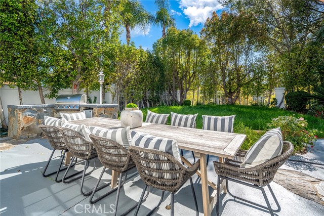 5451 Newcastle Lane, Calabasas CA: https://media.crmls.org/medias/57aa57e0-7d93-4a89-b49f-502a40a1f5fb.jpg
