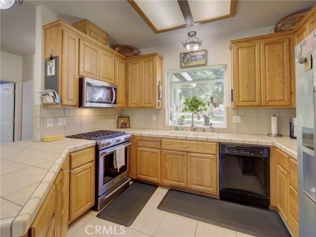 Detail Gallery Image 3 of 29 For 7194 Clark Rd, Paradise,  CA 95969 - 2 Beds | 2 Baths