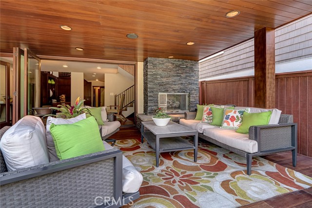 436 32nd St., Manhattan Beach CA: https://media.crmls.org/medias/57aaef3c-8e1b-4c4f-be05-b95596990e12.jpg
