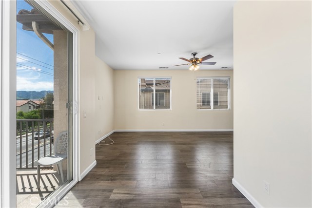 Detail Gallery Image 13 of 28 For 27968 Avalon, Canyon Country,  CA 91351 - 2 Beds | 2 Baths