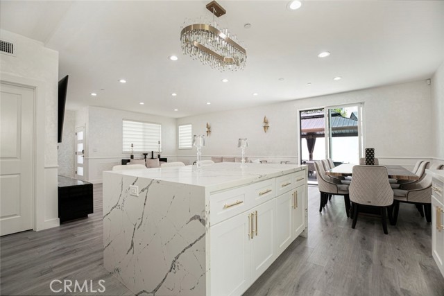 Detail Gallery Image 9 of 52 For 9124 N Nilo Ln, Panorama City,  CA 91402 - 4 Beds | 3/1 Baths