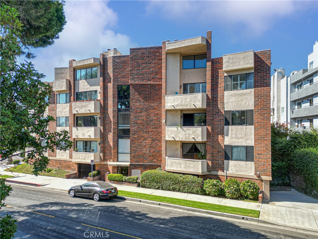 1567 Westholme Avenue #4A