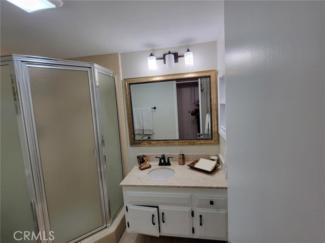 Detail Gallery Image 14 of 19 For 208 W 37th, Long Beach,  CA 90807 - 2 Beds | 2 Baths