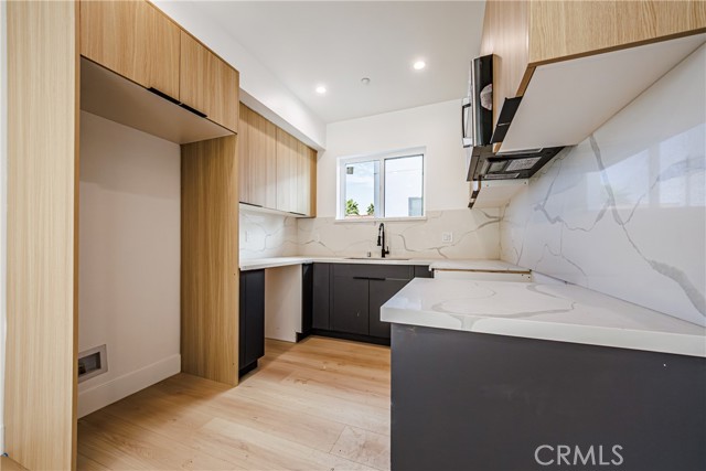 Detail Gallery Image 32 of 75 For 5209 W 20th, Los Angeles,  CA 90016 - – Beds | – Baths