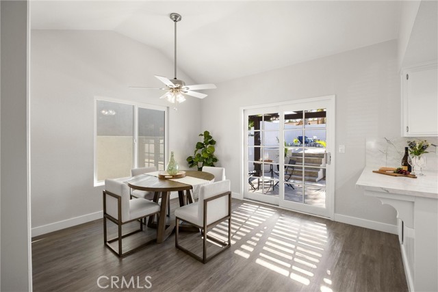 Detail Gallery Image 8 of 42 For 23633 Fair Weather, Canyon Lake,  CA 92587 - 3 Beds | 2 Baths