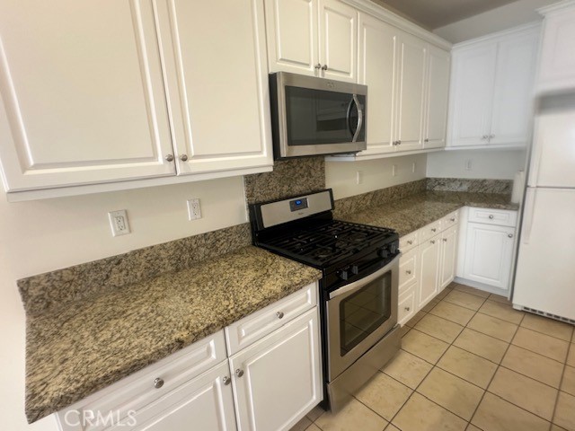 Detail Gallery Image 8 of 28 For 3028 E via Fiano, Ontario,  CA 91764 - 3 Beds | 2/1 Baths