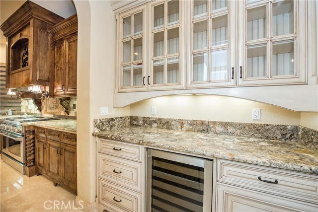 Detail Gallery Image 13 of 73 For 1340 Hidden Springs Dr, Corona,  CA 92881 - 7 Beds | 7/1 Baths