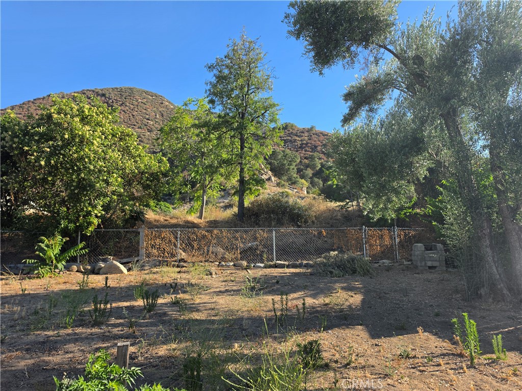 https://media.crmls.org/medias/57ac6af7-ea01-42c1-b9d8-d967c792e638.jpg?preset=X-Large