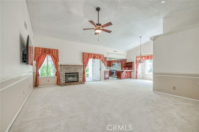 Detail Gallery Image 6 of 35 For 335 Mckelvy, Clovis,  CA 93611 - 4 Beds | 2 Baths