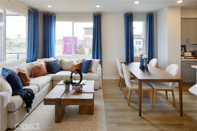 Detail Gallery Image 8 of 22 For 9529 Hannah Way, Riverside,  CA 92503 - 4 Beds | 4 Baths