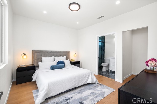 765 E Silva Street, Long Beach CA: https://media.crmls.org/medias/57ada80d-8869-43f5-9284-c481f724b5be.jpg