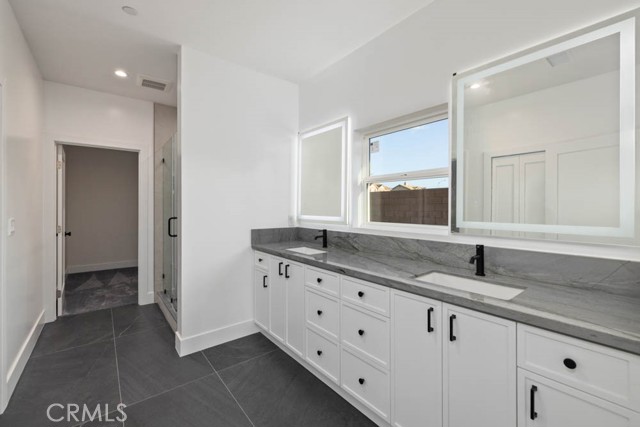 36733 42nd E Street, Palmdale CA: https://media.crmls.org/medias/57adc7dc-ed7f-4a48-ba87-2f6df902bdc7.jpg