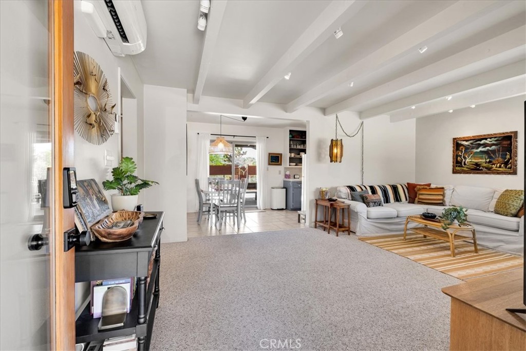 7638 Dumosa Avenue