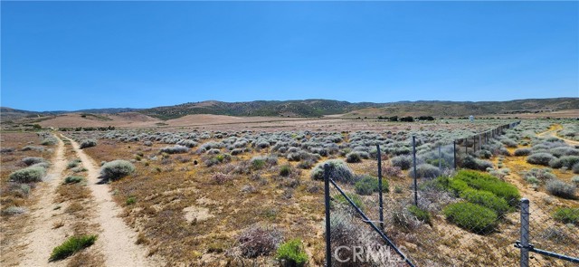 21500 W Avenue F, Lancaster CA: https://media.crmls.org/medias/57ae5d51-18ee-4d5b-83e3-17a71e46434f.jpg