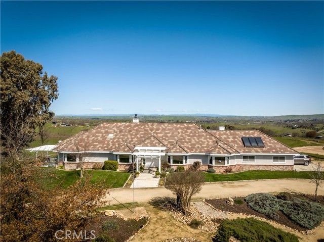 Detail Gallery Image 1 of 65 For 5995 Vista Del Paso, Paso Robles,  CA 93446 - 6 Beds | 5 Baths