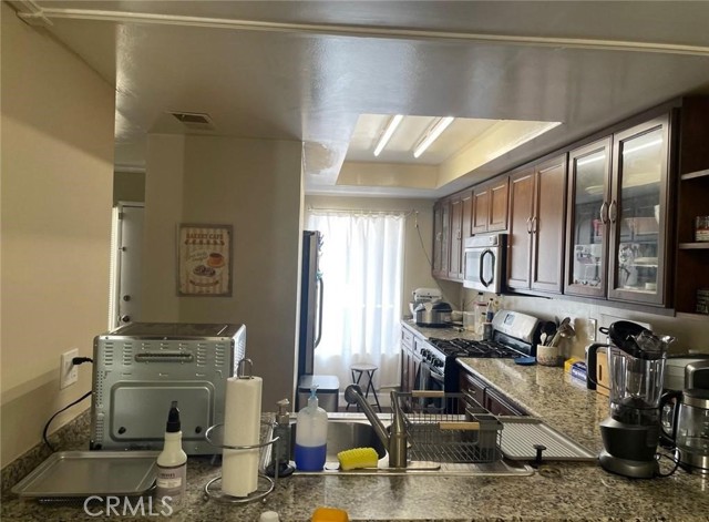 Detail Gallery Image 5 of 18 For 404 Brighton Springs, Costa Mesa,  CA 92627 - 2 Beds | 1/1 Baths